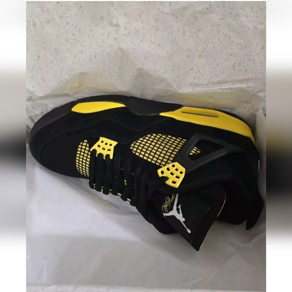 Nike Air Jordan 4 Retro Thunder DH6927-017 Men US 10/ Women size 11.5 New In Box - Picture 3 of 16